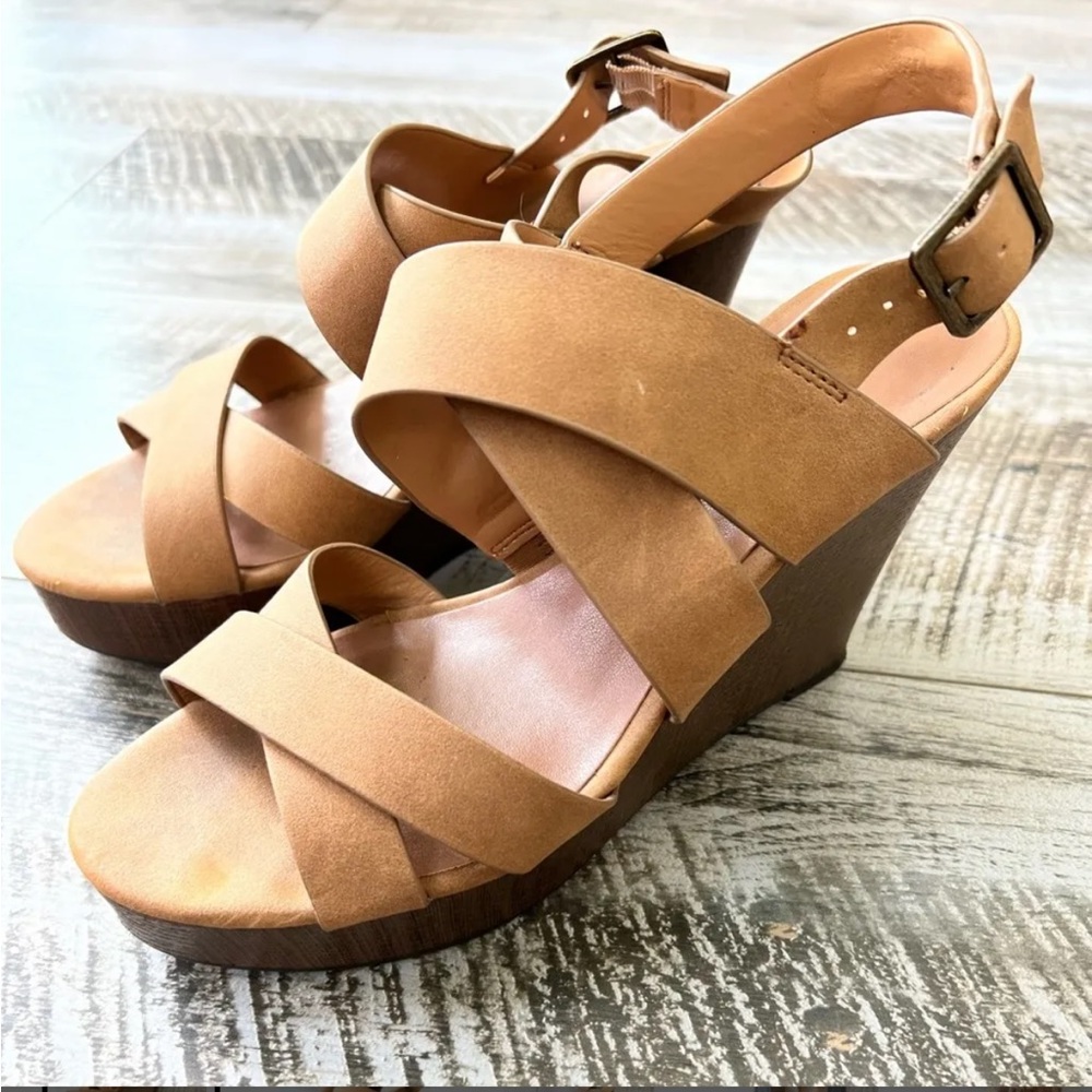Women’s Tan Wedge Heels Size 7.5